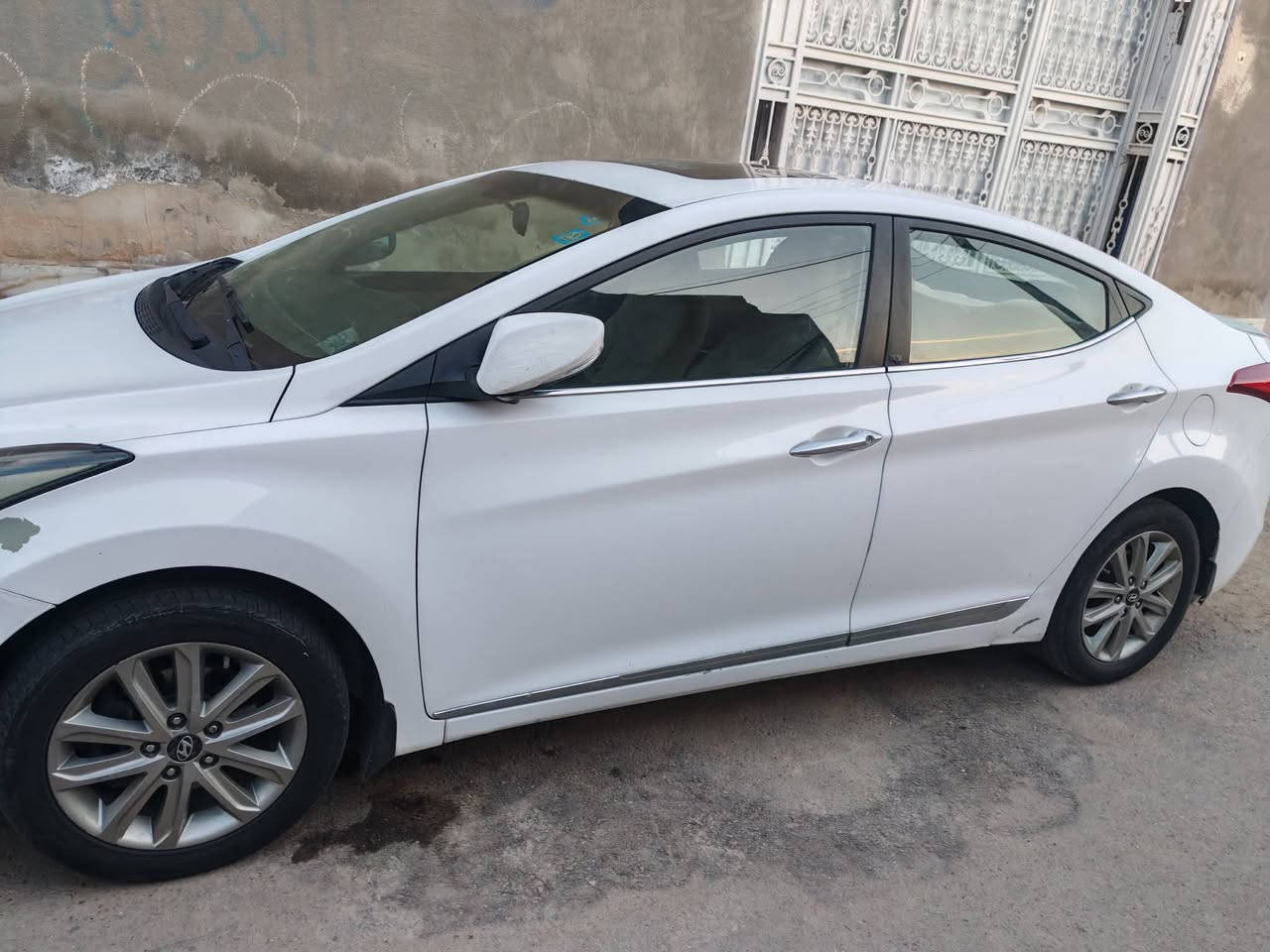 يا الله سلام عليكم
النتره 15 فول مواصفات 
باسمي خليجي كفاله 
ماشيه  ميه وربعين الف
مكينه 1800
السياره باسمي 
مكان السياره ميسان المشراح 
*********** اتصل وتدلل
