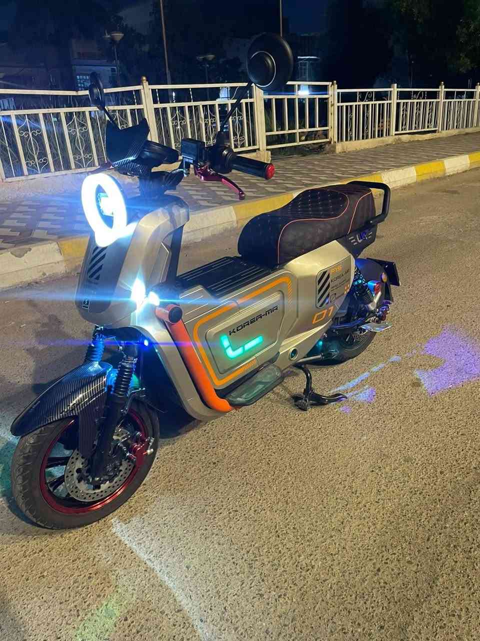 السلام عليكم 
دراجه شحن U2
الدراجه غنيه عن التعريف عملاقه 
ملف 3000حقيقي
بطاريه ليثيوم 72فولت 30انبير  تخلص من دوخت تلبطاريات العاديه 
ويل كروم 
يدات رياضيه 
Mb3ستريو
بلوجكترات 3حركات 
مرايات اصليه 
الدراجه جديده 
نشرات جانبيه 
الدراجه شلعه ومعدل 
وشحنه يطول هوايه 
درع حمايه 
الدراجه كل نقص مابيه 
تشغيل عن بعد 
السعر 750بلاش والله وبيه مجال للشراي 
*********** 
مكاني بغداد 
الامين الثانيه
