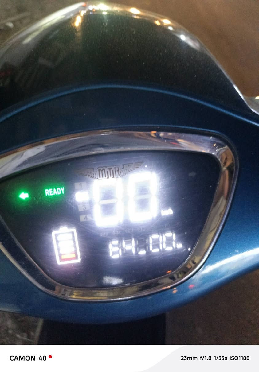 سلام عليكم   

للبيع أو مراوس 

دراجه شحن 🔋⚡ 

اشتريته خاص معرض مؤيد طياره 

بطاريات5 صير 6🔋

عدد السرعة 4

نظام P

نظام بك R 

كامله مابيه شي

مكاني بغداد

سعر خاص
 
الرقم وتساب *********** متواجد 24 ساعه
