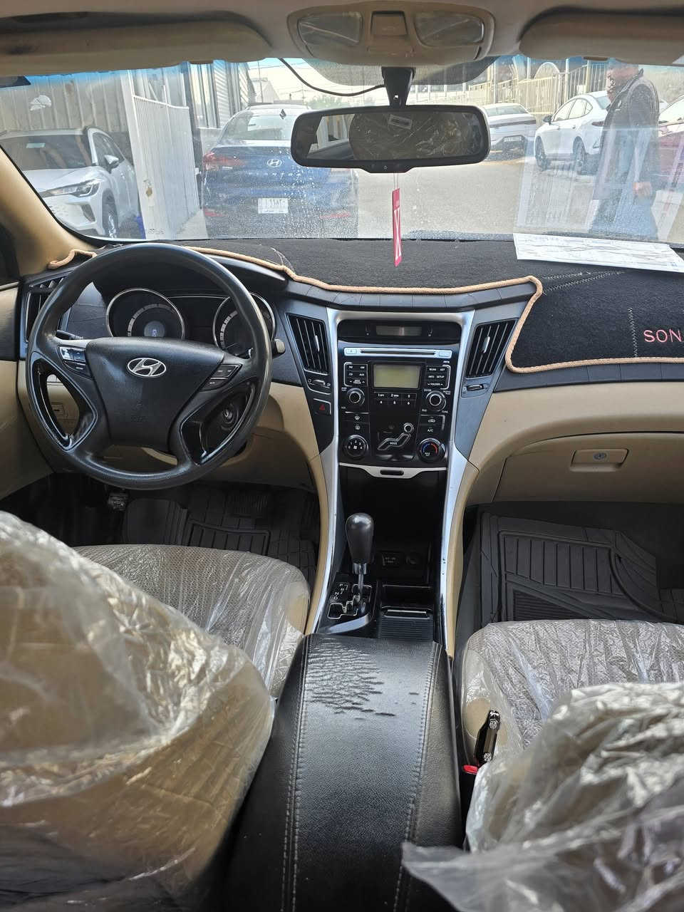 سلام عليكم سوناته للبيع 2011 السياره احله من الصوره كفاله عامه عده شويه صبغ بل بنيد مكينه قبل 10 ايام من شديته بل جيس تخم تاير جديد كير كفاله اسياره خير من الله مكان حله رقم المبايل ***********
