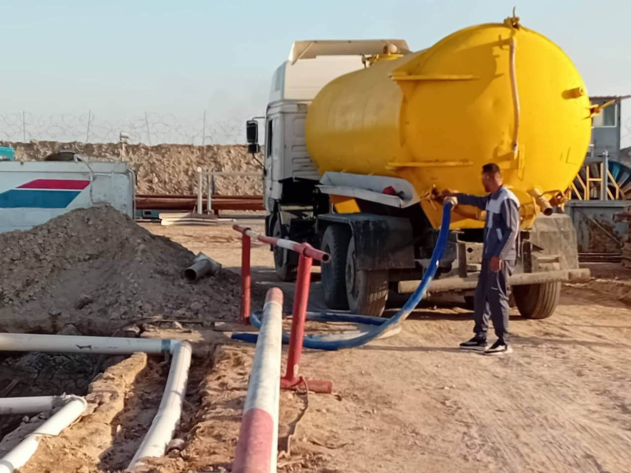 مان مديل ٢٠٠٠ رقم بصره بسمي 
ماطور جديد دفع او سحب
حموله ٢٠ طن
سعره ٩٠ او بيه مجال
***********
