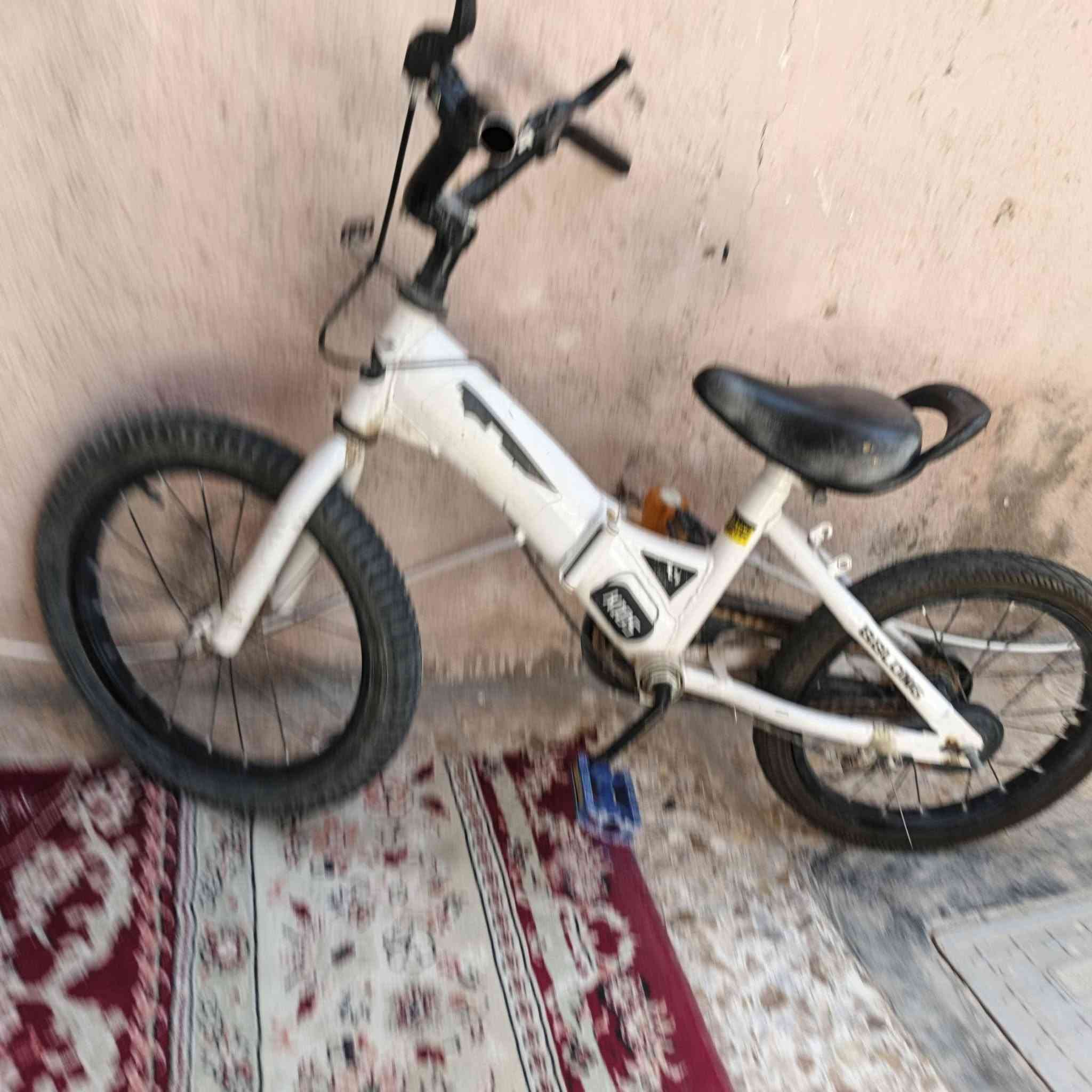 بايسكل حجم ١٦ للبيع نضيف جدا مابي أي خلل سعر ٤٠


**إذا كنت صاحب هذا الإعلان وتريد حذفه لأي سبب، رجاءا أرسل رسالة إلى الدعم الفني**