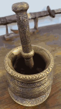 هاون نحاس للبيع 
شغل عثماني قديم 
تواصل ***********
