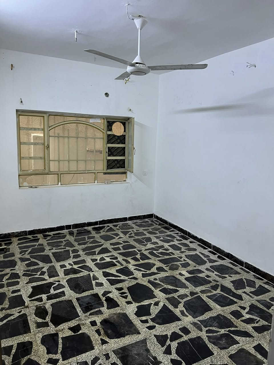 دار للأيجار الدورة الميكانيك
المساحة 95 متر

الطابق الاول يحتوي على صالة+ مدخل + حمام + غرفة نوم 
الطابق الثاني يحتوي على غرفة نوم 

للاستفسار

***********
