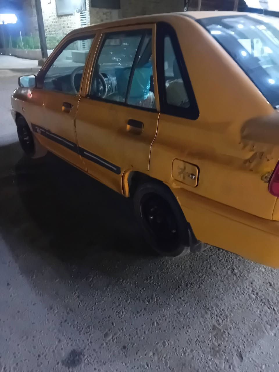 ياالله سلام عليكم سياره للبيع موديل اهدعش سياره جاهزه كير مكينه حداديه خير من الله تخم تاير جديد سياره كلها شغاله سعر ١٣ وبيها مجال الاستفسار اتصل على الرقم *********** بي وتساب اتصل بي وقت اوتدلل رقم ميسان
