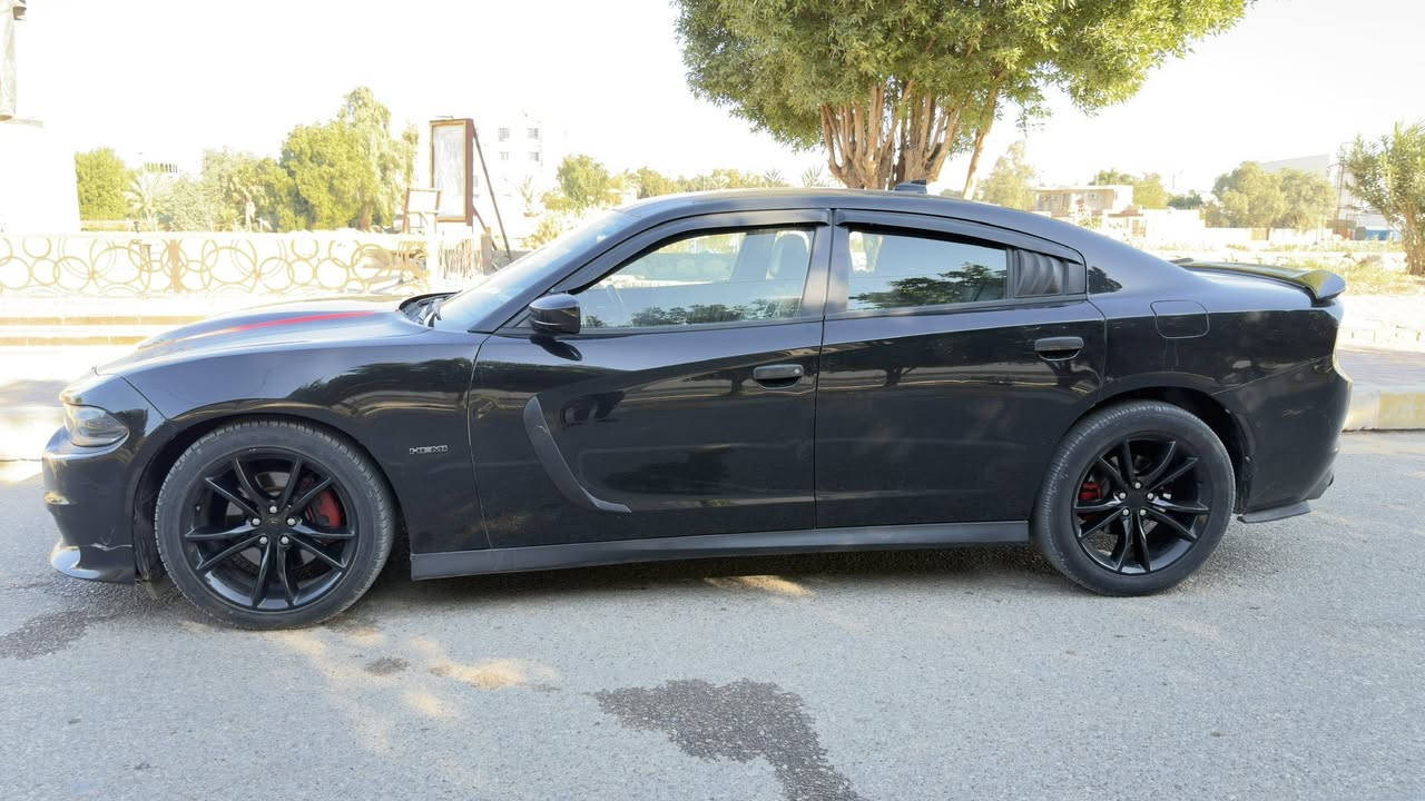 السلام عليكم 
دوج جارجر RT
2016
المحرك. 8سلندر  5.700
المسافة المقطوعه.124 الف كم 
المواصفات
بصمه
شاشه كبيره وكامره دواره 
تحكمات ستيرن
‏Sport
شفتات بالستيرن
كشنات كهرباء تدفئه وتبريد
كرسي خزن
كشنات جلد
تدفئة كشنات وستيرن
تشغيل عن بعد
وبعد مواصفات اكثر
السياره بيها حادث جاملغ ايسر بدون ايرباكات كلهن سليمات مثل ما موضح بالصوره..  نضيفه السياره وما متعوبه .. 
والسياره حره و الرقم مميز
مكان السياره / ميسان - العماره 
السعر ١٩٠$
للاستفسار ***********
