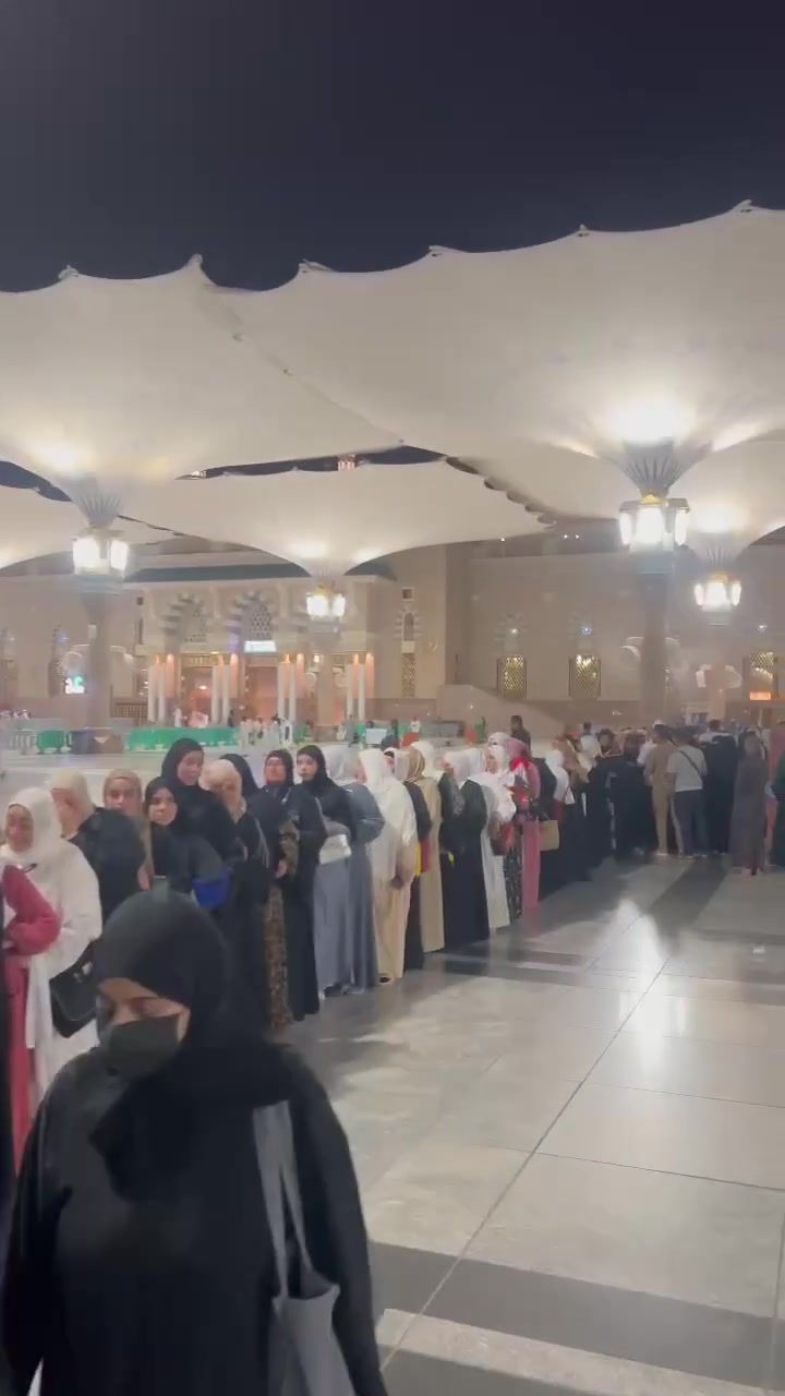 عمره شهر ال ٦ (لاتغركم الاسعار) 
المقاعد محدودة!!!!  

تعلن شركة السيد للحج والعمره 

عن استلام الجوازات للراغبين باداء العمرة 

وبأسعار مناسبة 

400 💵دولار فقطططط  باب الملتزم 

العرض الاقتصادي ب٣٢٥دولار فقط 

                                العرض الثالث ب 350دولار 

العرض الرابع ب 375دولار 

               عمر ة البر 10أيام  ماعدا الطريق 

باصات حديثة ومكيفة Vip

تشمل الرحلة 7أيام مكة المكرمة 

3ايام المدينة النبوية مرشد ديني 

زيارات إلى جبل احد إلى عرفه عن المزارات الدينية وعن الاماكن التراثية في مكة المكرمة 🕋

فنادق قريبه  محبس الجن جهه السقايف 

افظل الفنادق متميزة وخدمة إدارية 

احرامات حقائب وهدايا مجانيه حقائب كبيرة وصغيرة 

حجاب نسائي 

علما المقاعد محدودة 

 #مقر_الشركه_حي_دوميز. قبل تقاطع سومر الاول 

للستفسار الاتصال على الرقم ***********

***********

***********
