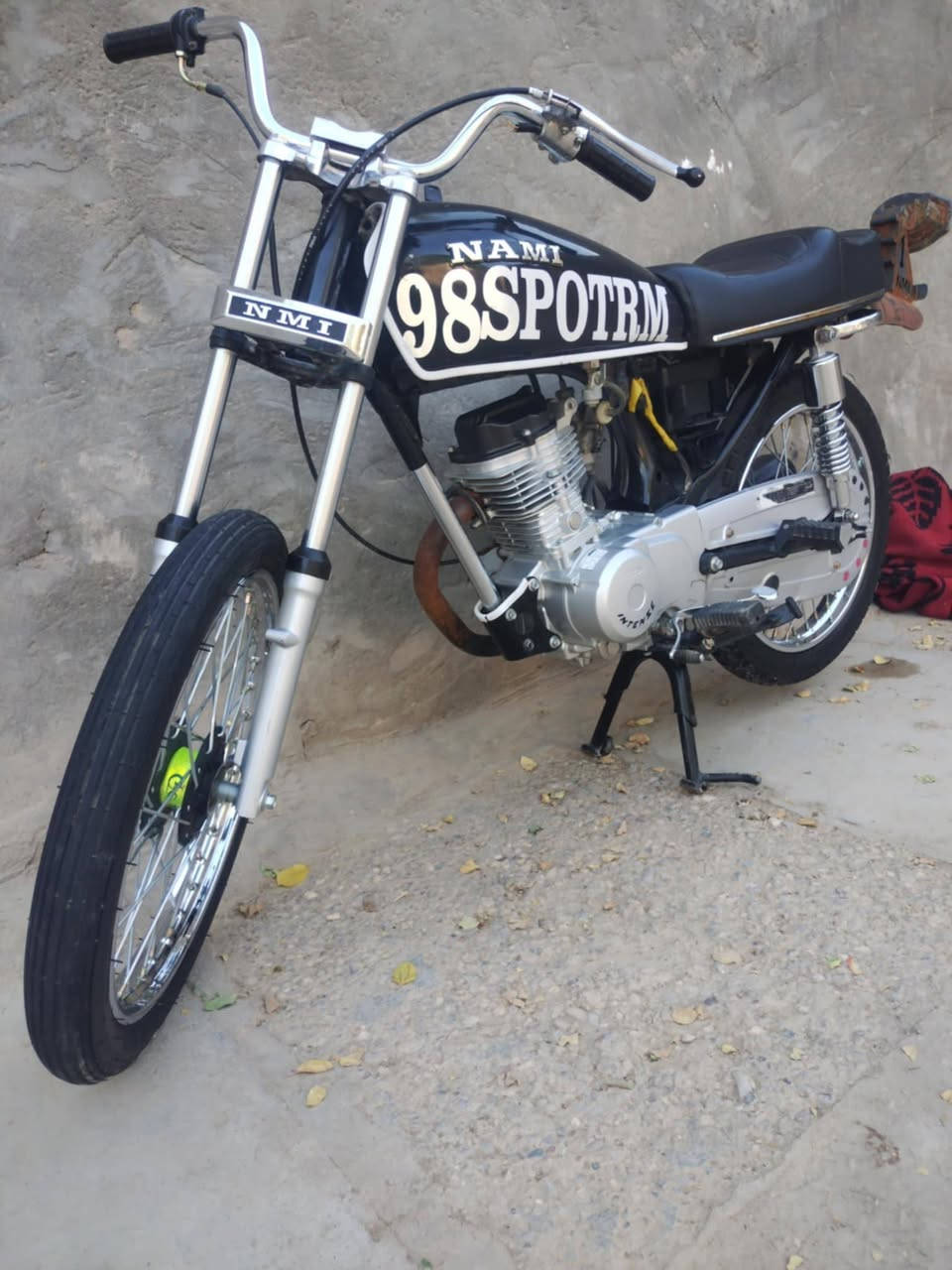 سلام عليكم دراجه للبيع موديل 25 مكفوله كفاله عامه مكان دوانيه حمزه شرقي سعر خاص رقم ***********
