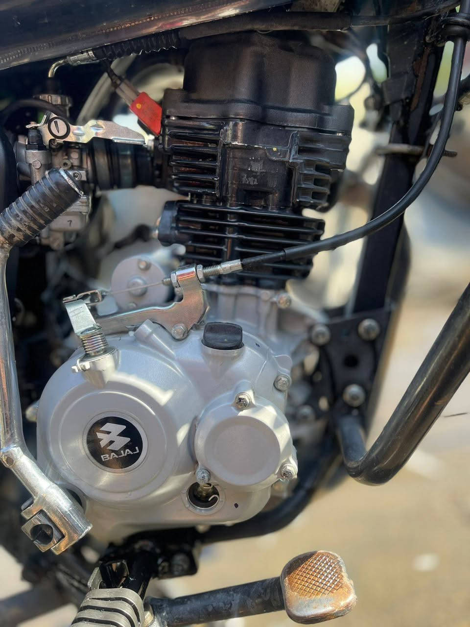 السلام عليكم بوكسر موديل 2022 محرك قبل شهر شديته جديد موديل 2023 رقم بغداد بسمي تحويل ثاني جيب فيتر  وافحص سعرهة 2400 وبيه مجال حك الجية مكاني البياع تقاطع درويش ***********
