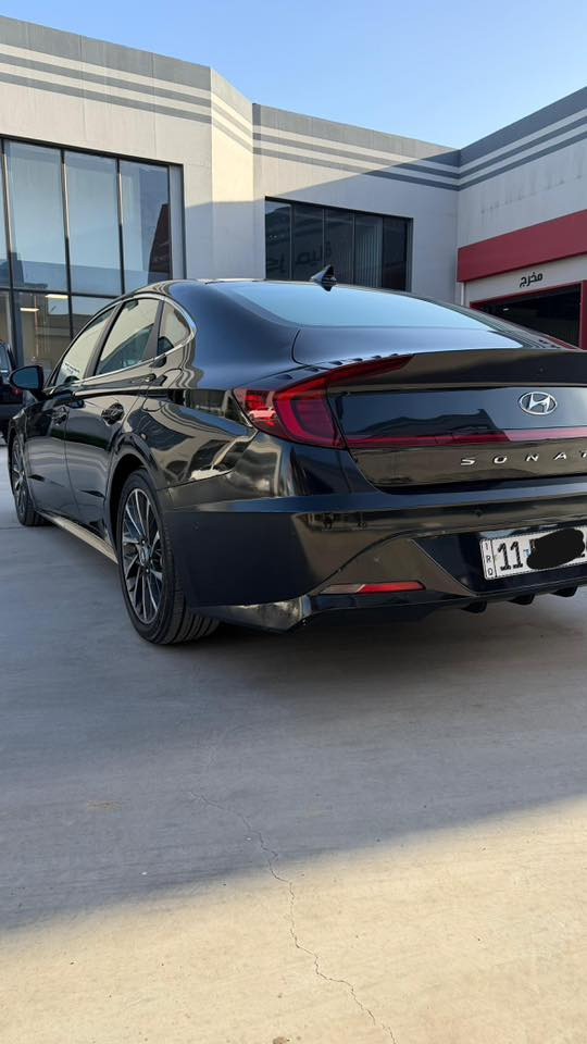 لمعرفة السعر:: اترك تعليق يصلك السعر تلقائياً 💵💵

سوناتا limited اعلى فئة
 2022 وارد امريكي 
رقم بغداد بأسمي 
تقرير الضرر موجود ضمن الصور 
كير ومكينة جديدات 
عداد 50.000 km 
المواصفات :
•المحرك: 1.6 لتر تيربو
• عدد السلندرات: 4 سلندر
• أوتوماتيك 8 سرعات
•نظام الدفع: أمامي (FWD)
•ويل قياس 18 إنج
•إضاءة LED أمامية وخلفية كاملة
•بصمة
•تشغيل عن بعد 
•تقديم ورجيع السيارة من الريمونت
•مقاعد جلد
•تبريد وتدفئة للمقاعد الأمامية
•مقاعد كهربائية مع ذاكرة للسائق
•شاشة وسطية كبيرة 10.25 إنج
•شاشة عدادات ديجيتال 
•شاشة عرض معلومات على الجامة الامامية
•نظام صوتي Bose
•تشغيل بصمة
•نظام ملاحة (GPS)
‏•Apple CarPlay + Android Auto
•كاميرا 360 درجة
•حساسات أمامية وخلفية
•رادار أمامي (تجنب الاصطدام)
•مثبت سرعة ذكي
•نظام الحفاظ على المسار
•تحذير النقطة العمياء
•6 وسائد هوائية
•سقف بانوراما
•ستيرن تحكم متعدد الوظائف
•اقتصادية عالية بالوقود
 مكان السيارة في النجف 
***********
