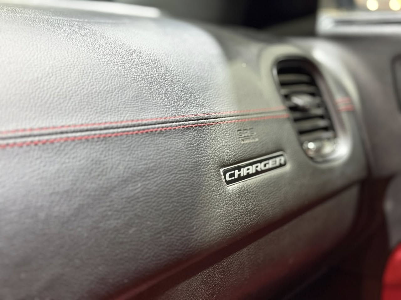 #المركبة : دودج جارجر SXT موديل 2019
#الضرر : جاملغين وبنيد
#الرقم : مرقم بغداد ( تحويل مباشر باسم المشتري )

#المواصفات :

▪️السيارة: دودج جارجر لون اسود
▪️الموديل: 2019
▪️المحرك: 3.6L (ستة سلندر)
▪️لايتات زينون مع حاجب LED
▪️ كشافات دعامية زينون
▪️بصمات عدد 2 للأبواب مع بصمة تشغيل
▪️كامرة خلفية دوارة اصل مع الستيرن
▪️حساس خلفي
▪️شاشة حجم كبير
▪️كشنات السيارة شامو احمر واسود
▪️تحكم فول كهرباء لكرسي السائق
▪️تبريد قطعتين امامي وخلفي
▪️سستم صوت
▪️تشغيل عن بعد
▪️تحكم ستيرن جهتين بلوتوث وحاكية وكروس سرعة وتحكم صوت 
▪️نظام ABS مانع انزلاق

السعر المطلوب : 168 ورقة مع المجال.

الاتصال على : ***********

معرض سما دبي لتجارة السيارات والمزادات الامريكية
النجف - المدينة المائية -مقابل حي الجامعة

ولمشاهدة المزيد من السيارات زورو موقعنا على الرابط التالي:

‏https://m.facebook.com/معرض-سما-دبي-لتجارة-السيارات-والمزادات-الامريكية-109437940947714/?ref=bookmarks
