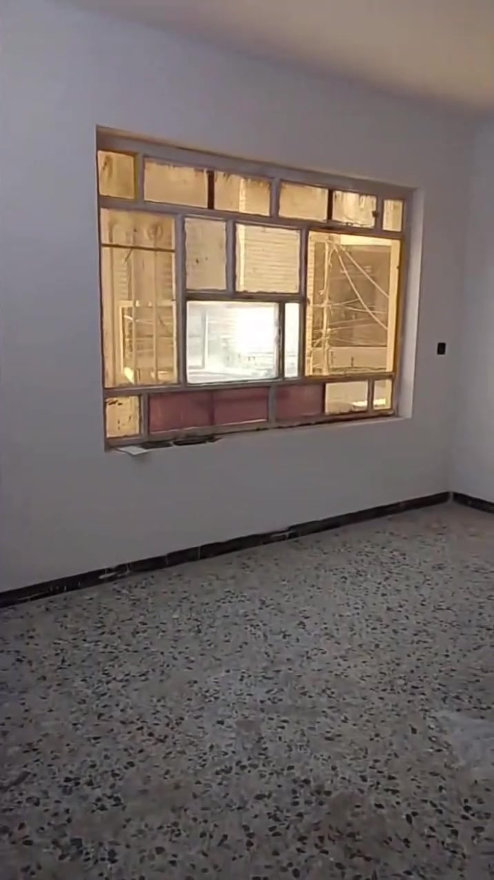 ياالله سلام عليكم شقه طابق اول الايجار تحتوي على صاله او مطبخ او غرفه منام واحده او حولي كبير او خدمات العنوان الدوره شارع زراعي أبو طياره شارع جامع مالك الملك مكتب العامري واتساب ***********
تصلح سكن طلاب او عائله أو موظفين الايجار 350 قفل
