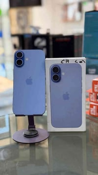 17 العادي  ذاكره 256 بطاريه 100 دبل سيم كارت عدد دورات الشحن 2  السعر ...