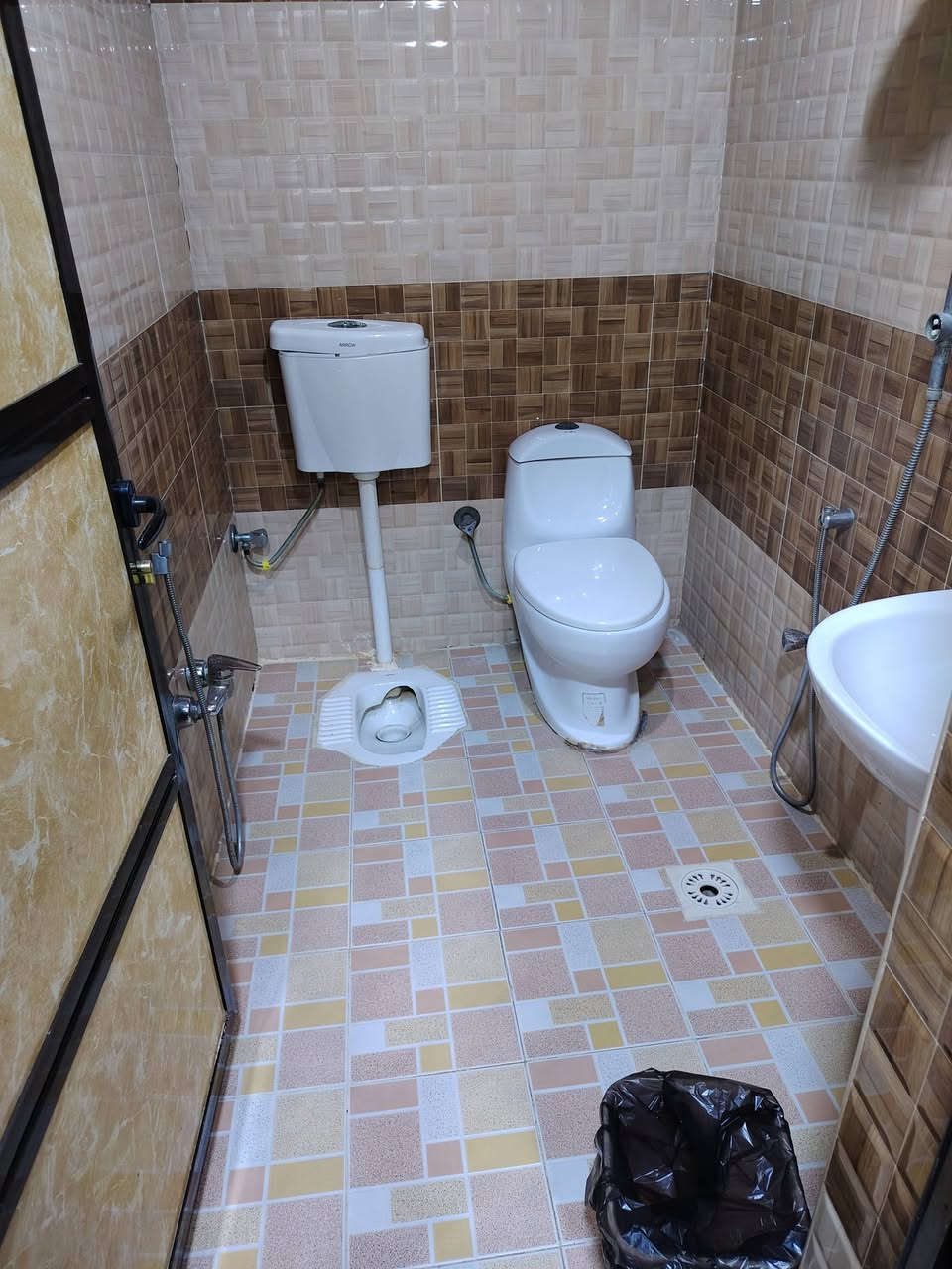 السلام عليكم
تتشرف إداره وفندق ضيوف الحمزه ب استقبال الزائرين الكرام طيله ايام الأسبوع وبانسب الأسعار
الموقع كربلاء باب السلالمه قرب فندق سفير كربلاء
للحجز والاستفسار التواصل على الرقم ***********
