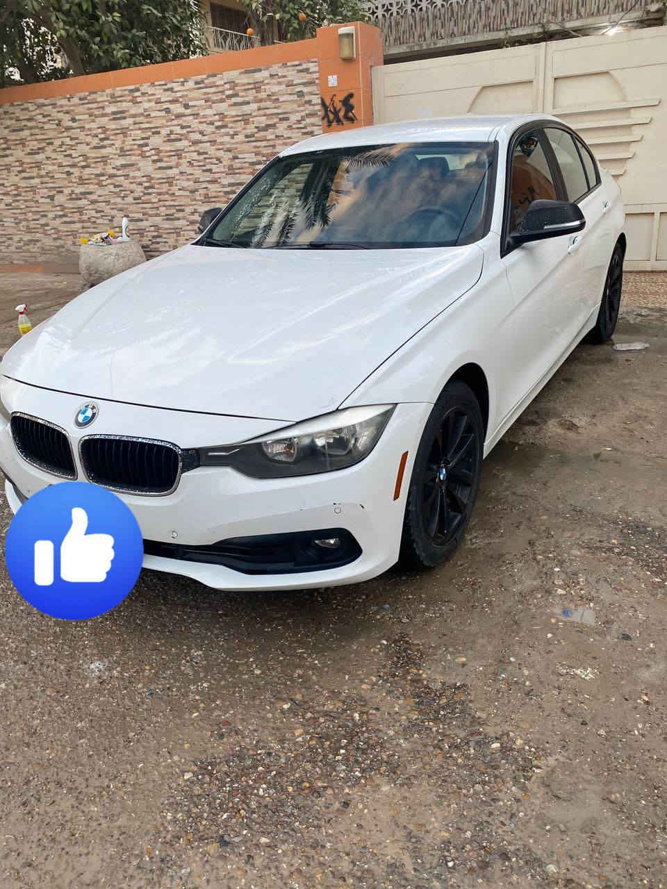 شباب بيأم 320i موديل 17 ماشية 150الف بيع مستعجل 130 ورقة قفل وارد امريكي بيها باب خلف لسايق فقط بدون ايرباك للاستفسار ***********
