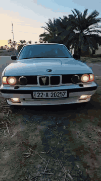 السلام عليكم
السيارة كفالة عامة من ضربة من كص من اصوليات 
للبيع BMW 535 
موديل 1991 لون ابيض رقم اربيل دولي الجديد مكينة كير ميماتي شرط كفالة حدادية امامي خلفي جديد تخم تاير جديد تبريد تدفئة بيه مكانات صبغ قليل غرفة ماروني ملكي 
سلايد جام سنتر لوك تقفل ٤ ابواب ٤ جام وسلايد شرط ترايك للشمال يله اكاتبك تريد تحويل تريد وكالة الشراي يتصل رقم الهاتف *********** مكان السيارة كربلاء السعر 75 $
