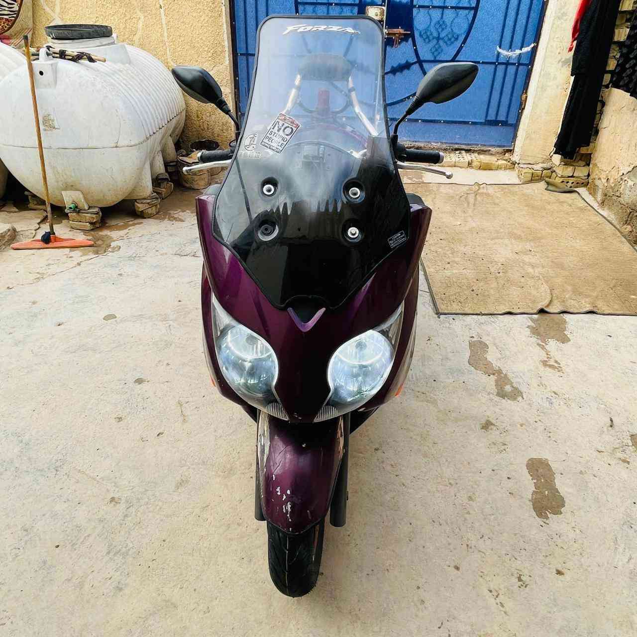 السلام عليكم 
دراجه صفر عشره 10/0مكفوله كفاله عامه لون مميز كير شغال 7نمر 4تحويلات جامه طويله تدفئه يدات جهاز انذار فيدراليات لايتات زنون مكاني بغداد اوراق كامله 
السعر 11وبيهه مجال رقم الهاتف
***********
