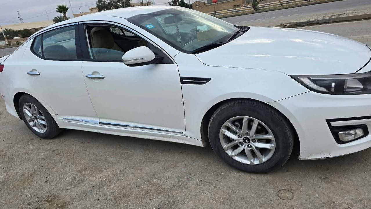 السلام عليكم ورحمة الله وبركاته اخوان سياره
اوبتيما موديل ٢٠١٦ شكل ١٥ خليجي 
رقم بغداد مداور ثاني يوم محرك ٢٠٠٠
السياره حيل نضيفه 
نص فول تحكم ستيرن تبريد قطعتين ومانع انزلاق واشاره بلمراي وبلجكتور  وبعد بيه مواصفات 
السياره بيه رشات صبغ بدون حادث 
الاستفسار اكثر اتصل على الرقم أو على واتساب مكان السياره المثنى قضاء الوركاء *********** السونار مرفق بل منشور
