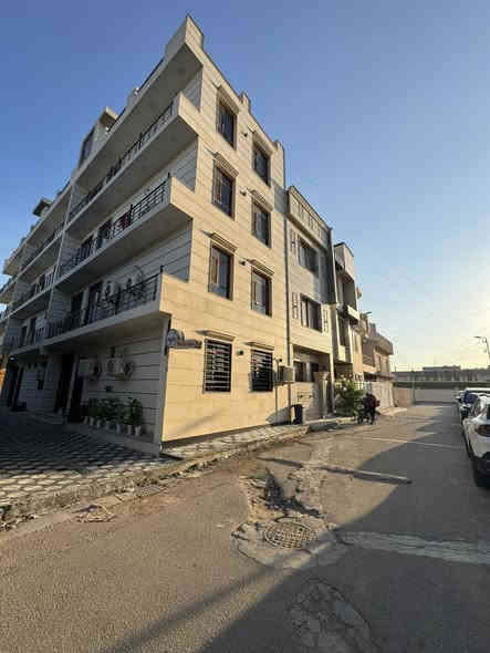 عقار للبيع زيونه محله 712 تحتوي على 4 شقق المساحه 60 متر الوارد   3 مليون الاستفسار ***********
