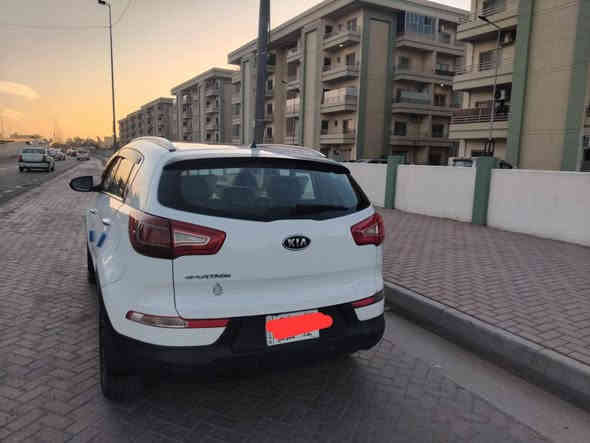 السلام عليكم للبيع كيا سبوراتج خليجي موديل ٢٠١١ فوال بني رامه مري شفط كشنات جلد محرك ٢٤٠٠ دوش كير تبريد تدفئة صدر امامي وخلفي جديد تخم تاير السياره جاهزه مال جناي خير من الله اي نقص مابيها بيها مكانات صبغ بصيطه السعر ١٢٢ امناسبه حيل للجناي  للإستفسار ***********
