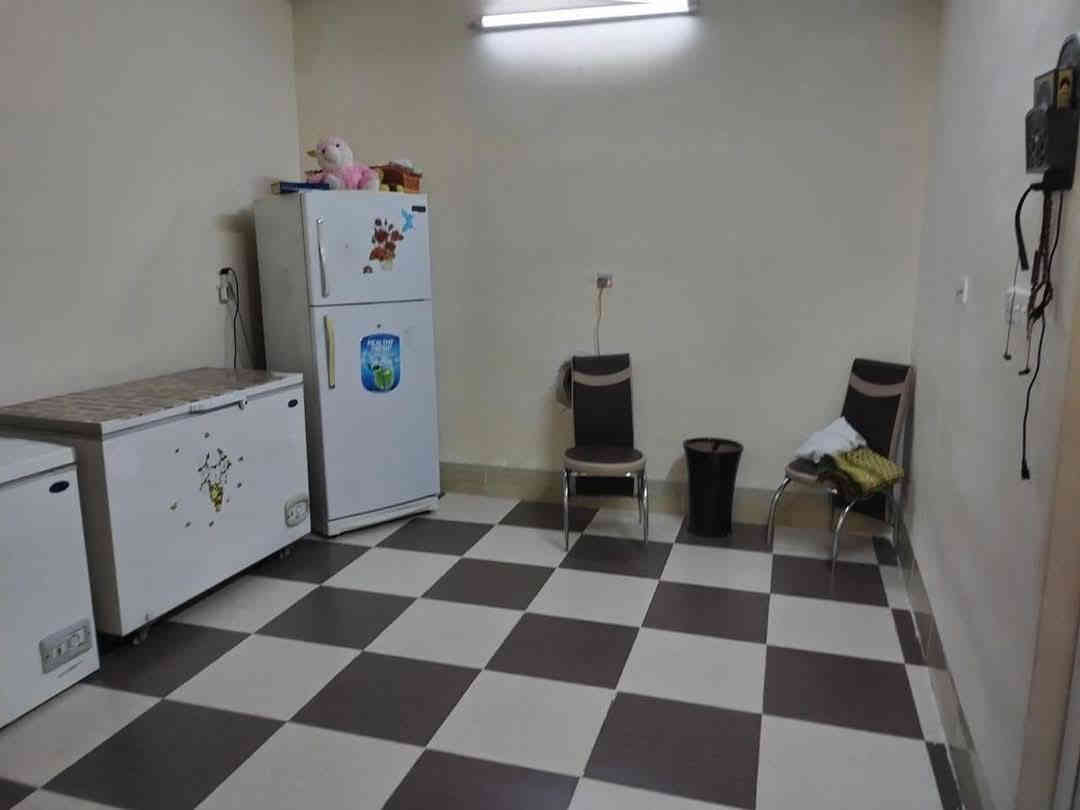 يعلن مكتب ابو يحيى لتجارة العقارات في محافظه كركوك قضاء الدبس  عن بيع بيت  في حي هواره برزه  يتكون من ٢ غرفة مع غرفة استقبال  هول مطبخ صحيات  مع وكراج سياره سقف ثانوي البيت كاشي   يبلغ مساحته  ٢٠٠   متر   السعر على الخاص  والسعر مناسب جدا   وبي مجال  كما موضح بالصور أدناه 👇👇👇👇👇 للتواصل عبر الأرقام التاليه
*********** ابو يحيى
***********
*********** يحيى الحمداني ابو عبدالله
   ( التوفيق من الله و للجميع)
ملاحظه
دوام المكتب من الساعة التاسعة صباحا لغاية الواحدة ليلا للتواصل على الأرقام المذكوره اعلاه ☝️☝️☝️☝️☝️☝️
