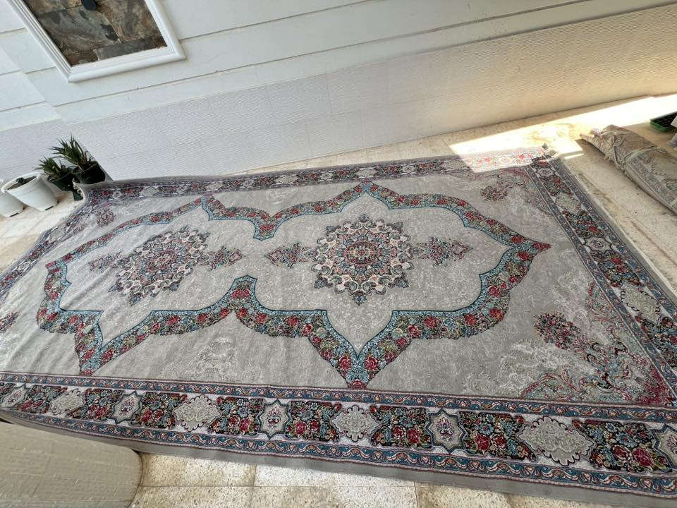 زوالي 2 كاشان ايراني اصلي حجم الوحده 3x6 استعمال قليل اخو الجديد
سعر الوحده 200 الف فقط 
المكان الديوانية
للاستفسار *********** يتوفر واتساب
