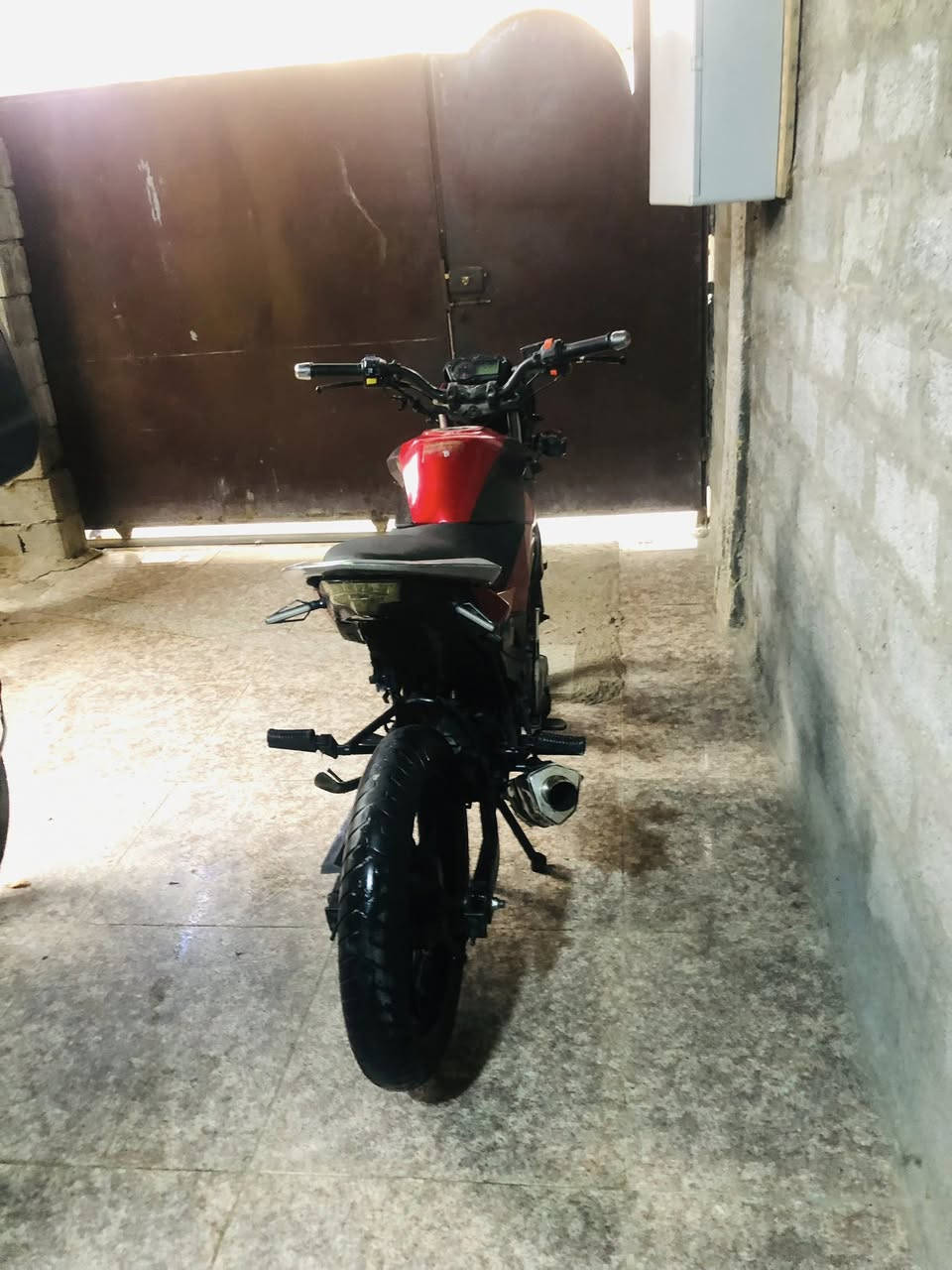 من رخص ابو ل كروب دراجه دالون احمره لبيع دراجه  لا تبخير وله تنقيص وخير من الله دراجه مابيه لي نقص كله تشتغل سلف هندر كهرباياتت كله تشتغل سعر ٩٠٠ وبيه مجال ل طيبين توصل خط واتساب ***********مكاني بغداد
