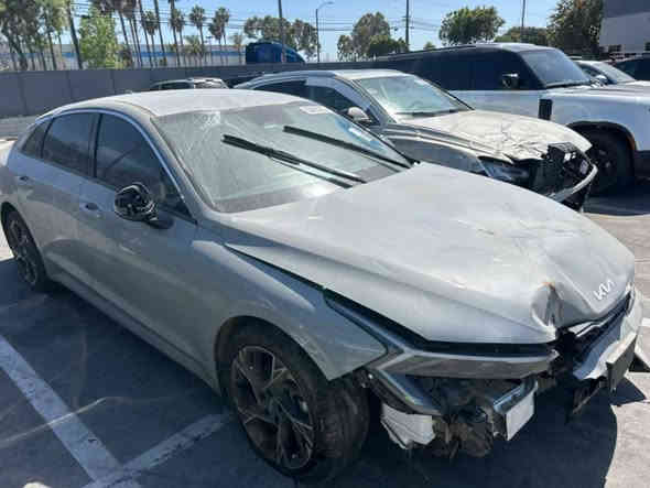 السلام عليكم كيا كي فايف GT بدون فتحه
بدون رقم بسمي موديل 2025 بيه بنيد فقط ارباك استيرن 
حادثها مثل ماواضح بالصور مكينه 2500 
معروضه 200 وبيه مجال بسيط 
للإستفسار *********** /// *********** 
مامتواجد على فيس مكلف بالنشر
