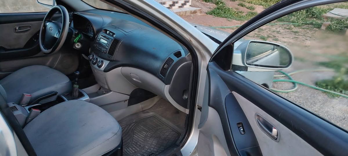 سلا عليكم افانتي 2008  أدوات سياره كير عادي كير محرك شرط صدر جديد تخم تأير جديد تبريد شغال كهرباياتها كلها شغاله سياره جاهزه ماتصرف عليها كلشي السعر 37$ بيها مجال لاستفسار ***********
