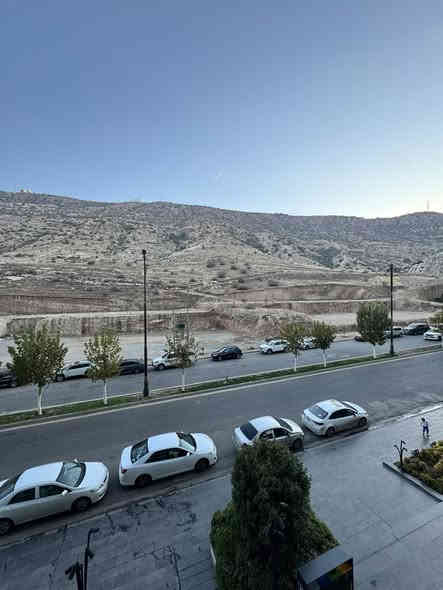 ‼️بيع مستعجل
شقة للبيع مع الاثاث كامل في مجمع / القرية الفرنسية 1 / بحالة ممتازة و موقع مميز بسعر مناسب جدا 

مجمع / القرية الفرنسية 1 / دهوك

الطابق / 3

الاتجاه /  جنوب غرب ( واجهه دهوك و جبل زاوا )

المساحة / 146 م

 غرف نوم عدد 2 /  استقبال /  مطبخ /  صحيات / بلكونة

‏‎‏‎للاستفسار الاتصال على 

‏‎‏‎مكتب VIP للعقارات / دهوك 

*********** /  *********** 

‏‎‏#realestate #duhok #عقارات #explore #viral #fyp⁩⁩
