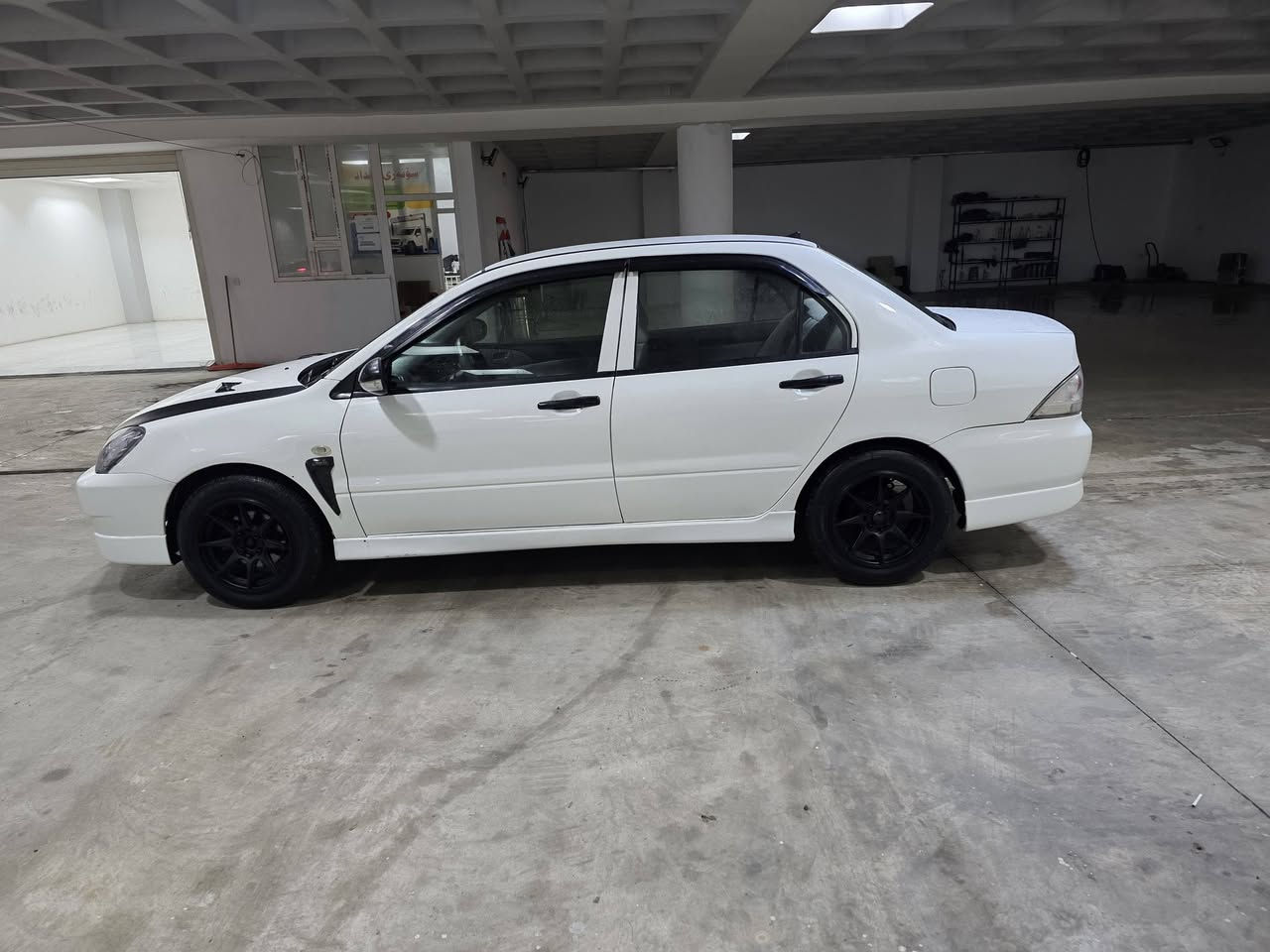 لانسه ر مودیل‌2011مه‌کینه گه وره گی‌ر و مه کینه لوک بی عه یب و به شه رت چوار تایه و ده بل پ سه در لوک بی ته قه و ره قه سه نه وی بلاستیکی اسلی به شه رتی حاسیبه و اوه لیات و مه ده نی و بی کیشه
ژم***********
سعر63
