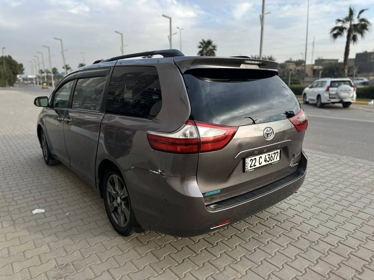 السلام عليكم
للبيع نقد فقط بدون مراوس
 ⚠️Toyota Sienna 2016
_________________________
مواصفات
 SE محدث  XLE  فول
بصمه تشغيل + ابواب + ابواب كهربائيه
داخل جلد ومدوشم جلد تفصال بلادي 
تدفئه + تبريد + تدفئة مقاعد
ويلكب 19 بلادي SE +تخم تاير جديد 
_____________________
محرك 3500 V6 دوش (المرغوب ) 
كير 6 نمر 
كير ومحرك ممتازات 
اي ضوه بالدشبول  ماكو عده حساس التاير 
الحداديه 80‎%‎ 
ماشيه 155 الف مايل ⚠️
رقم اربيل دولي شرط التحويل 
______________________
حادث امريكا
صبغ جاملغات 2 والصندوك مبدل نفس اللون 
بيها طخه اهنا بالعراق بين البنيد والجاملغ
______________________
السياره مال بيت ممشتغله علخطوط خواتها عبرن ال 600 الف 
والحمدلله جاهزه ومرتبه مابيها نواقص حتى الجامه الاماميه بدلتها شهر الفات
____________________
السعر 195 $ يعني 195 ورقه ومجال بسيط
متعجبك السياره تاخذ اغاتها ان شاءالله 
خاص مغلق للاستفسار واتساب او اتصال 
  *********** ابو سيف

⚠️خاص مغلق واتساب موجود
