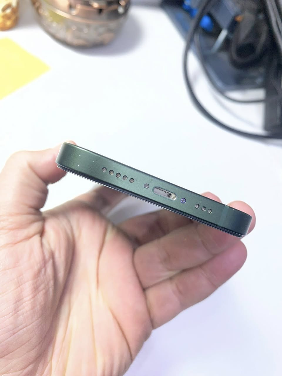 السلام عليكم
ايفون 13 عادي نظيف حيل 

مبدل شاشه احسن نوعيه 
فيس ايدي شغال
وبطاريه اصليه 

ذاكره128

سعر360 

بغداد***********
