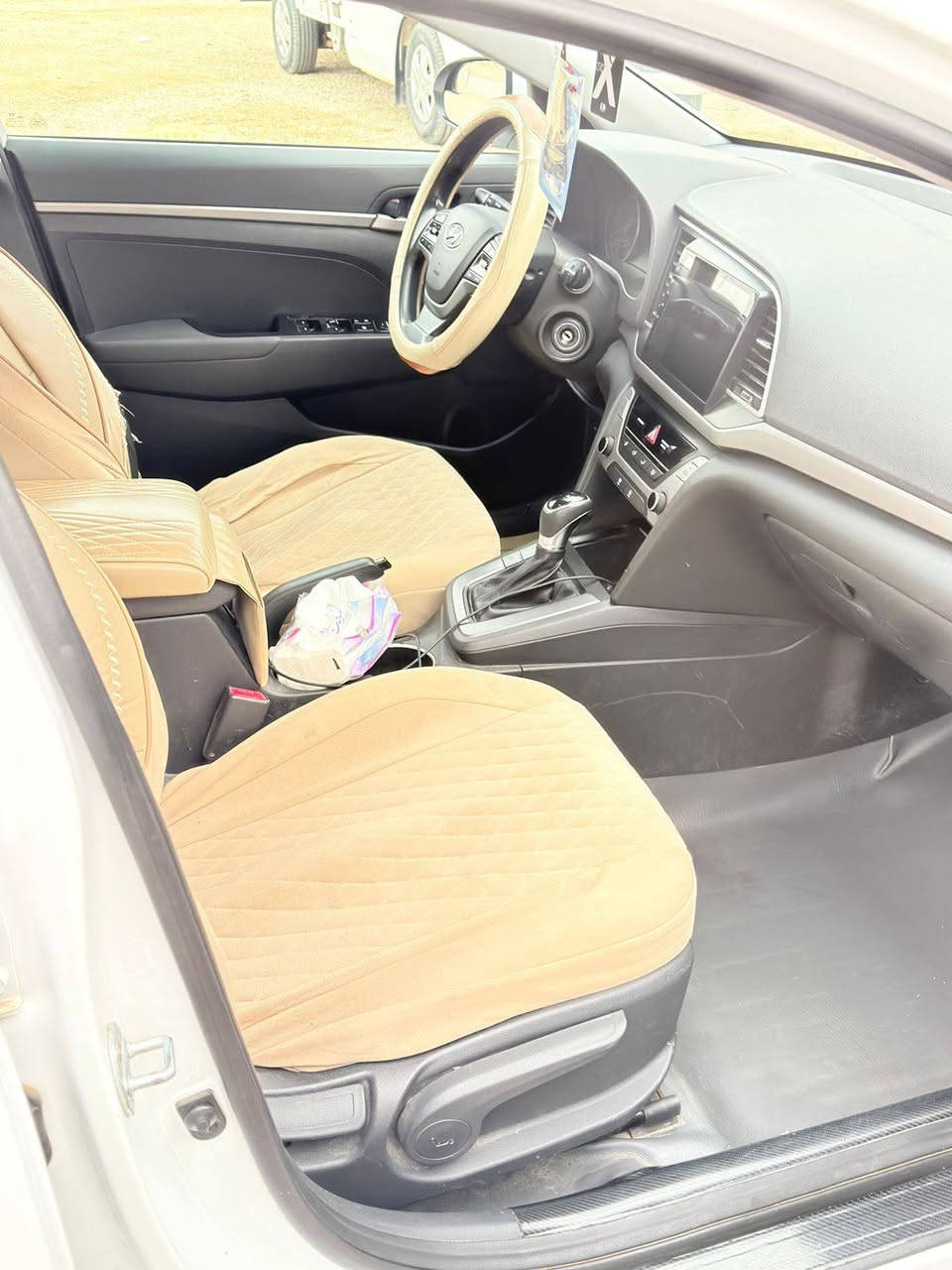 للبيع هيونداي النترا موديل 2018 وارد امريكي رقم بغداد سياره جاهزه من كلشي بس بيها جنطه مبدل بلادي ورش نصف جاملغات خلفيه السعر ١٣٠ وبيها مجال مكان السياره الرمادي زنكوره  ه‍ــ ***********
