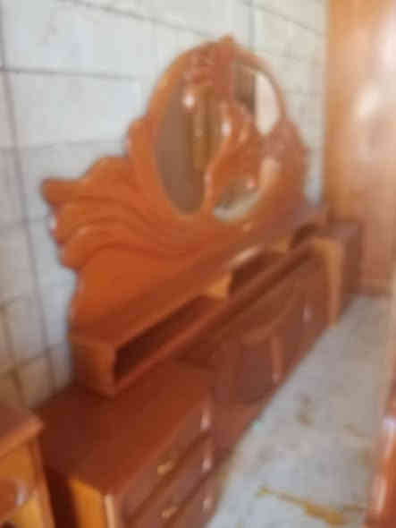 غرفه سته أبواب ملحق شغل ثكيل حيل نضيف حيل شغل درجة اولى نقش ***********
