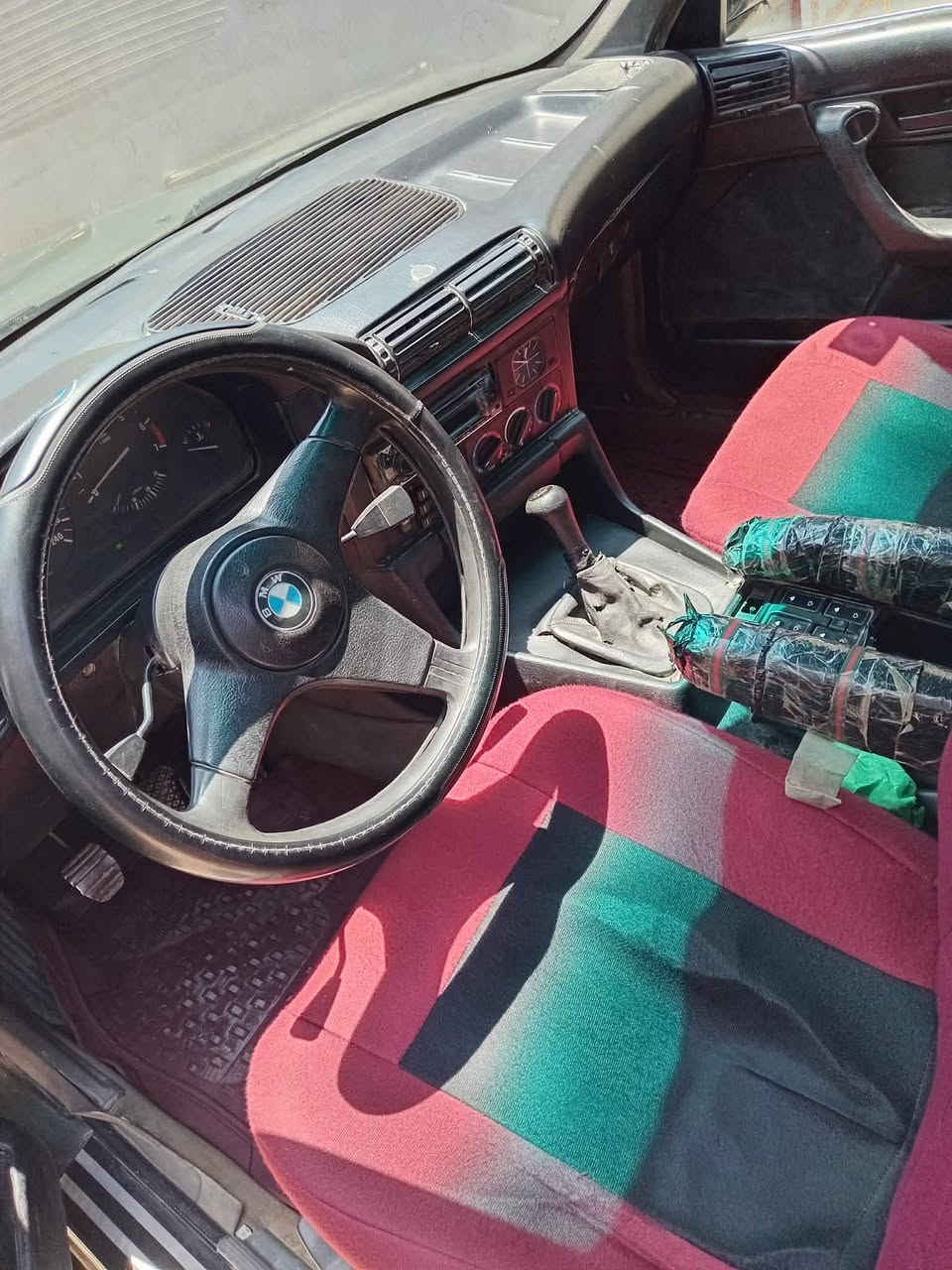السلام عليكم بيع مستعجل بيئم موديل 92 محرك وكير خير من الله كير عادي محرك مفتوح تخم تاير غرفته جديده السياره جاهزه وين يعجبك طلع بيه رقم بغداد نكليزي تحويل مباشر سعر 34 وبيه مجال مكان بابل رقم الهاتف ***********
