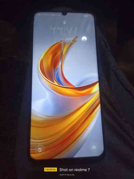 السلام عليكم للبيع فقط فطور بجامه خفيفه ذاكرا 64رام4 السعر65الف
مكاني الأيمن تل الرمان 
***********
