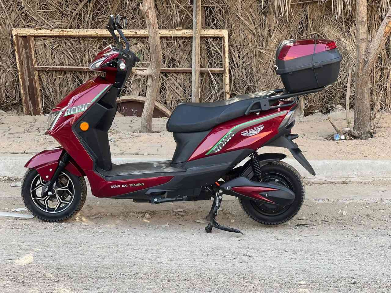 سلام عليكم شباب دراجه شحن للبيع نوع سكنسMTRاستخدام 20 يوم فقط لاغير  الله
شاهد  بعدها وكاله
  وصل معرض موجود ابسمي  مواصفاتها
الموديل2026
النوع سكنس MTR
بطاريات 6 دبل 
التحويلات 1.2.3
65حقيقي معا الوزن 
شاشه تاب تعرض الك لاعطالً ان وجدت 
اشاير رباعيه 
شاحنه اصليه 
سويجات 2
بصمات 2
نضام السرقه 
مري أصليات 
تحمل شخصين 
تايرات جوبلس تحمل وزن عالي جداً
لونها مميز 
قفل ستيرن 
لونها مميز كلش 
استان تعليك /استان صفح 
لايتات زنوزن قويه جدا
 اي استفسار اتصال 

***********

العنوان بغداد
