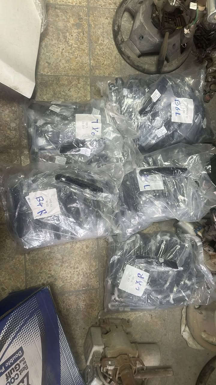 السلام عليكم من رخصت الادمن المحترم واعضاء الكروب المحترمين. يتوفر غراض بيكانتو قديد +حديث يتوفر غراض i10قديم +حديث يوفر غراضi20 موديل 14.
