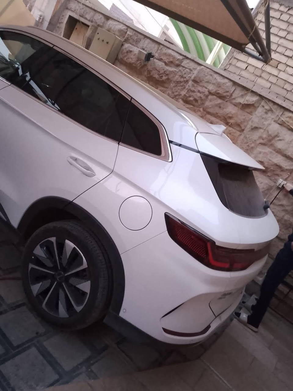 العادي و المضلل ولجميع انواع السيارات
( العادي , والمضلل ,و الدرع , و الأليات ) 
✅بيع وتركيب زجاج السيارات 🚘 
✅افضل شركه زجاج سيارات 🥇
✅جودة اتقان عاليه مع ضمان حقيقي 
✅سليكون مقاوم لسيارات المتئاكله 
✅يتوفر سليكون yorthan🇮🇸
pare bride✅
متعاقد مع التأمين للستفسار ***********
يتوفر خدمه __ موقعيه 📍🚚 مجاناً 
      ☎️    ***********
✅اذا كنت ترغب في تغيير زجاج سيارتك نوفر لك افضل انواع زجاج السيارات العالمي 🌐 ( أصلي و تجاري ) 
✅ أكبر المستوردين في العراق  🇮🇶 لجميع انواع السيارات كافه
***********      ☎️
العنوان باب الشيخ قرب مقبرت الغزالي
