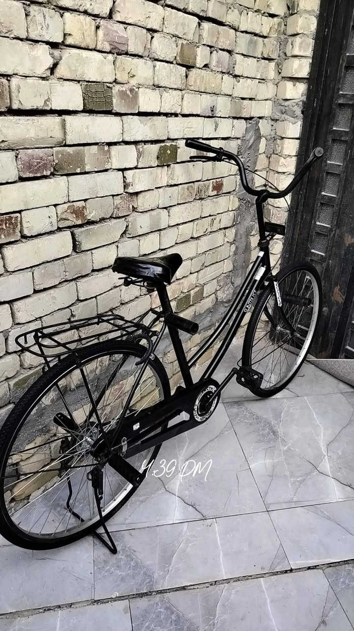 السلام عليكم باسكل للبيع موديل 2017 باله كلش نضيف مداكره ويا والبريك كدام ويا عوزه زنجيل باسكل متروك السعر125 وبي مجال  مكان البصرة المطيحه ***********
