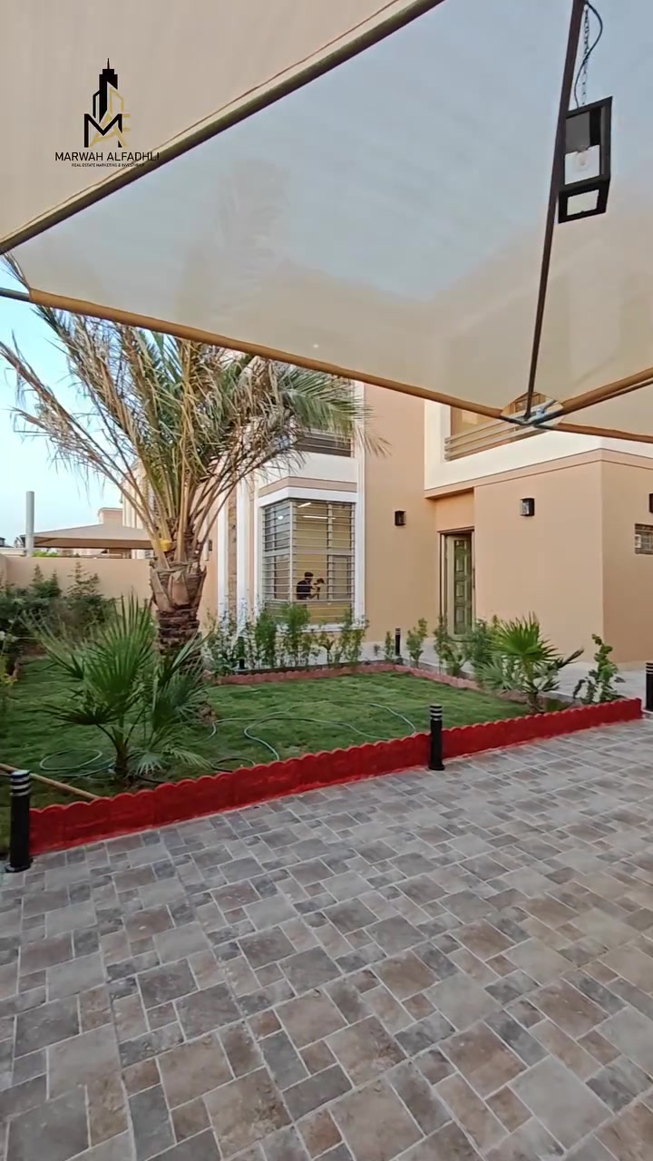 🏡 بيت للإيجار – مجمع النرجس السكني 🔥
📍 رابع بيت من البوابة
✨ من البيوت النادرة داخل المجمع بهاي المساحة
💥 فلل قليلة جداً متوفرة بهذا الحجم داخل النرجس
📐 المساحة: 350 متر
🏠 الطابق الأرضي:
✔️ غرفة نظام سويت
✔️ غرفة إضافية
✔️ صالة
✔️ مطبخ
✔️ استقبال
✔️ حمامات
✔️ حديقة
✔️ كراج
🏠 الطابق الأول:
✔️ 3 غرف
✔️ غرفتين نظام سويت
✔️ صالة كبيرة
✔️ بلكون بإطلالة رائعة على الحديقة والمجمع بالكامل 🌿
💥 بيت راقي بموقع هادئ ومميز داخل المجمع
💥 معروض للإيجار فقط بسعر مناسب
📩 للتفاصيل والاستفسار:
📞 ***********
#البصرة #مجمع_النرجس #بيت #للايجار #فلل سكن_فاخر عقار عقارات_البصرة استثمار basra iraq
