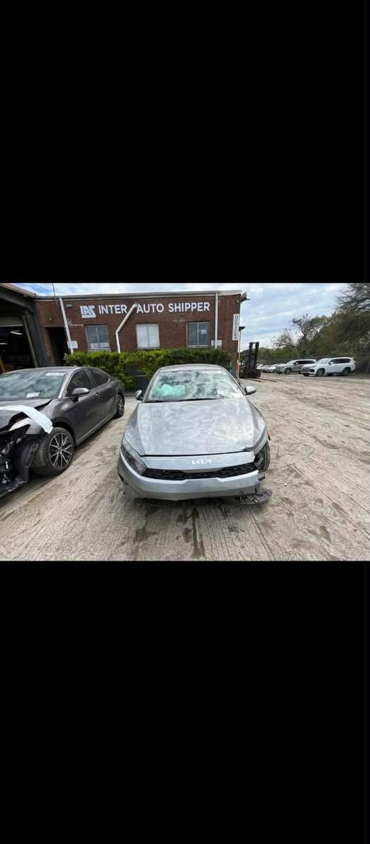 السلام عليكم
فورتي ٢٠٢٣

حادثها واضح بالصور 

رقم  ابسمي بغداد معوقين 

مكينه ٢٠٠٠ 

نص فول السياره 

السعر ١٣٨ بيها مجال قليل 

مكاني بغداد حي العامل 

***********

***********
