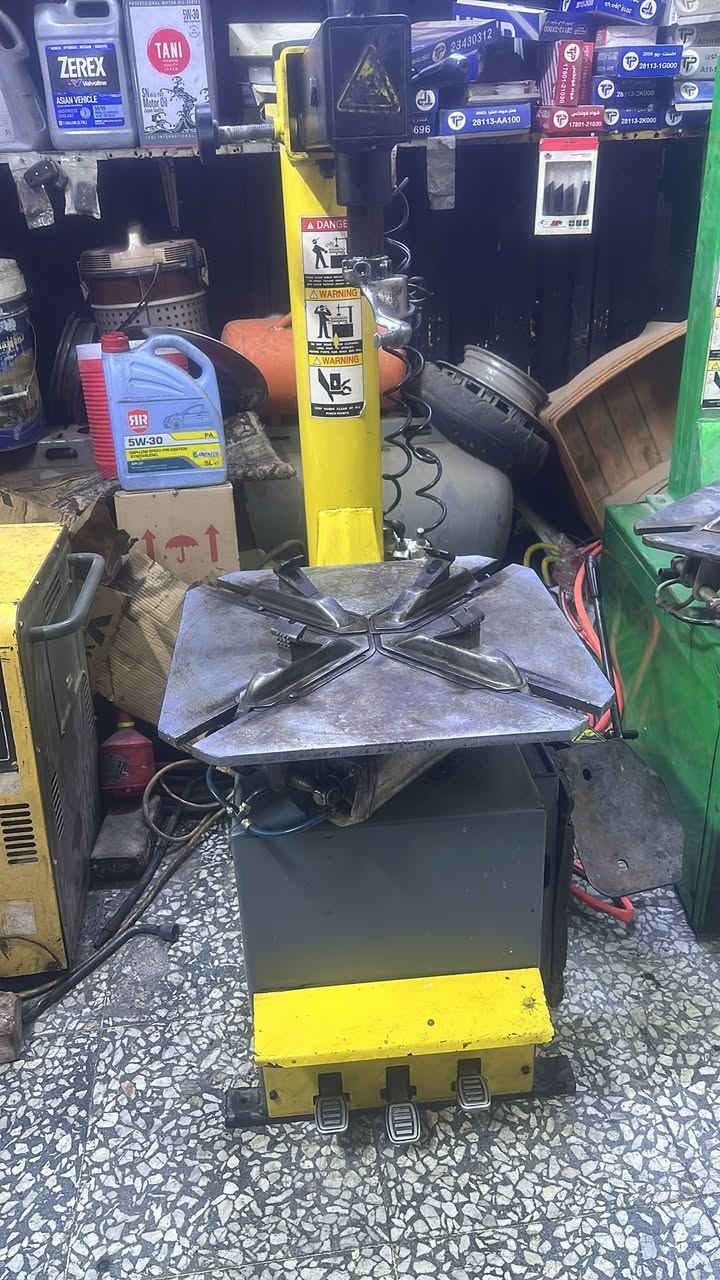 خالعه 24  نضيفه استعمال قليل بس جانت متروكه عندي اكثر من وحده اي نقص مابيها شغاله فول عل فحص وعندي بعد بلنص وكمبريسر تريد كلهن تريد حاجه بكيفك مكانها بغداد بلديات 

***********?
