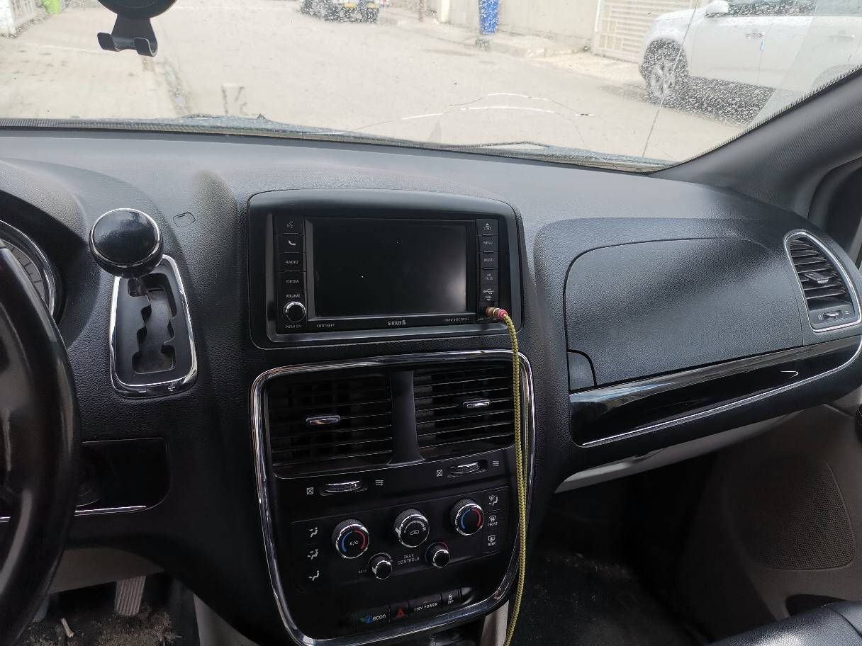 سلام عليكم سيارة دوج كرافان 2019 سياره ماشيه 110000 ميل بدون صبغ مابي شي فقط باب سايق والجامرلغ سعر 195 ورقة وبيه مجال بسيط السليمانية, العراق


**إذا كنت صاحب هذا الإعلان وتريد حذفه لأي سبب، رجاءا أرسل رسالة إلى الدعم الفني**