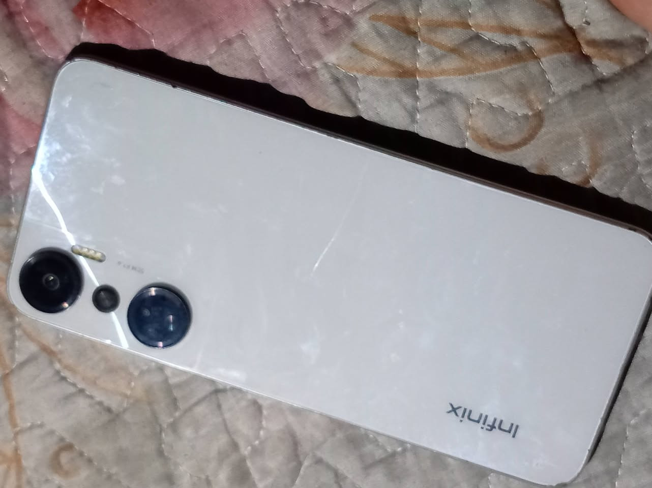 جهاز انفينكس جديد مستخدم قليل شخط مابي ذاكره128سعره75وبي مجال بسيط


**إذا كنت صاحب هذا الإعلان وتريد حذفه لأي سبب، رجاءا أرسل رسالة إلى الدعم الفني**