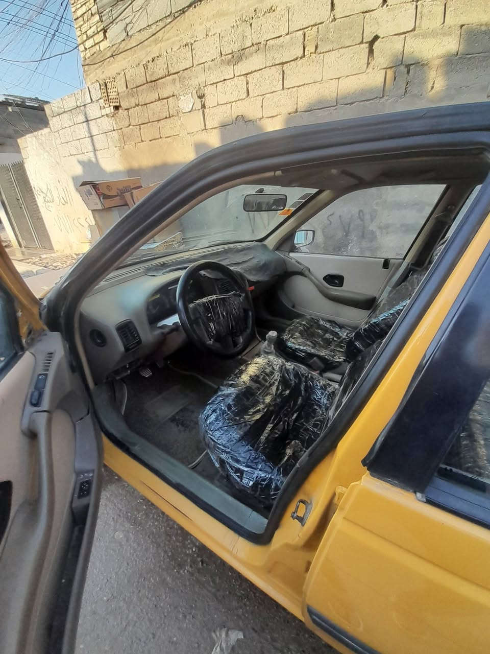 السلام عليكم 405 موديل 10 رقم انجليزي نجف السعر 21 تخم تاير ما عاوزها برغي***********
