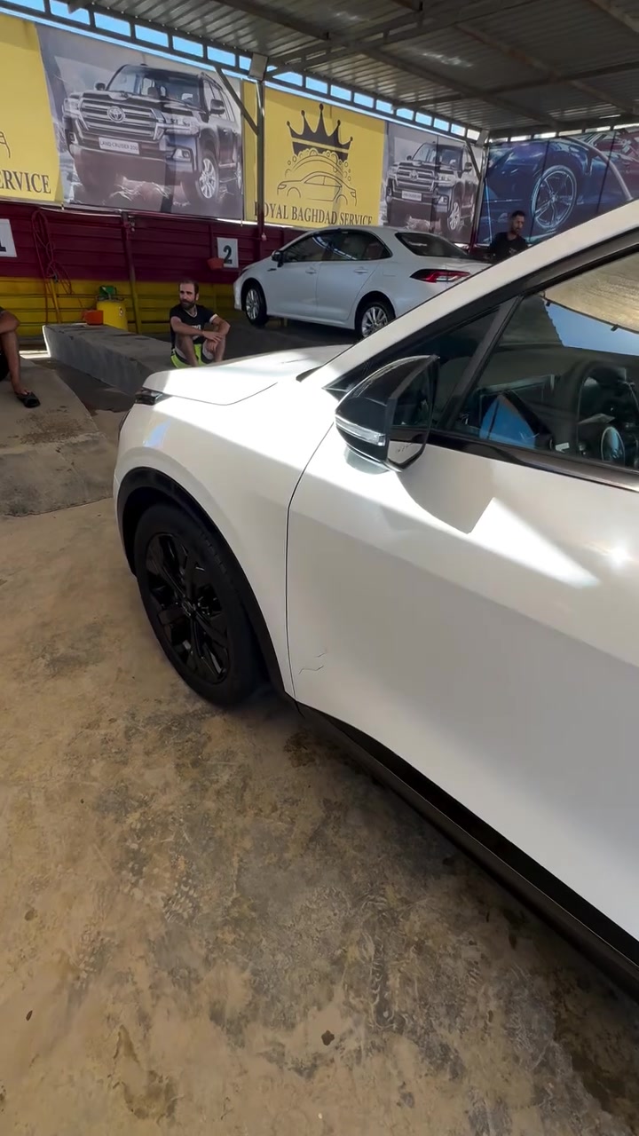 سبورتج موديل 25 GT LINE السيارة خليجية بلاك ادشن كلين بيها بارد شوية موضح ب سونار وبيها شخط ب باب موضح ب الفديو السيارة ماشية 40 الف كيلو مواصفات السياره معروفه تجي بانوراما جنطه كهرباء تبريد قطعتين  شفتات  ٤ انضمه قيادة كشانه وستيرن تدفئة وبعد هواي مواصفات بيها اعلى فئة بلسبورتج السيارة كلشي مناقصها محركها 2000 دوش المرغوب رقم السيارة بغداد باسمي تحويل ثاني يوم مكاني بغداد ابو غريب 
الرقم ***********
