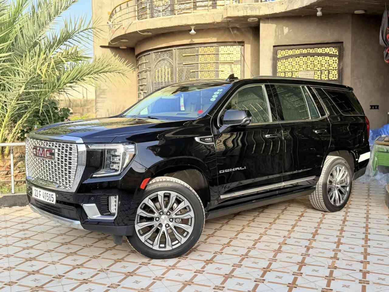 السلام عليكم 
للبيع 
‏GMC يوكن دينالي 2021 
قطعه جديدة من عشاق Gmc 
سيارة مغلفة ppf
دنلي فخامة بكل معنى الكلمة
اللون: اسود BLACK
مكينة 8 سلندر 6200
عداد المسافات: 120 الف كيلو متر
المواصفات: خليجي
رقم أربيل بسمنا 
فول مواصفات ١/١
مكفوله كفالة عامة من جميع النواحي 
بانوراما
جكات
كراسي جلد اصلي(عسلي)
كراسي اثنين كهرباء
كراسي هزاز(عند اقتراب السيارة من اي شي)
كراسي خزن(ميموري)
كراسي(تدفئة+تبريد)
كراسي خلفية تدفئة
تبريد خلفي شاشة
شحن الهاتف لاسلكياً
عدادات شاشة ديجيتال
رادار
تحديد مسار
كروس سرعة
داتا شو DATA SHOW
نظام AUTO START
هاندبريك دكمة AUTO HOLD
نظام DETECT OFF
نظام مانع انحدار
٦كامرات ٣٦٠ درجة
خمس بصمات
فول تحكم استيرن(جهتين امامي+جهتين خلفي)
استيرن كهرباء
استيرن تدفئة
دوسة كهربائية
صندوك كهرباء (شفط)
دبل حساس (امامي+خلفي)
مانع تزحلق
فور ويل
شاشة امامية كبيرة اصلية تدعم ابل كار بلي واندرويد اوتو
شاشات خلفية اصلية
تشغيل عن بعد
اشارة بالمري
مري كهرباء(شفط)
#نقطة_عمياء
لايت عدسة زنون(عالي+ناصي)
لد أمامي خلفي 
وباقي مواصفات الدنلي معروفه
مكفوله كفاله عامة من جميع النواحي                             
للأ ستفسار الاتصال ع الرقم التالي ***********
