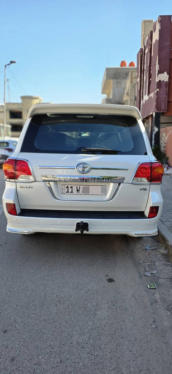 السلام عليكم لاندكروز ٢٠١٤  بريم  اصل رقم بغداد باسمي تحويل مباشر السياره 6 سلندر محرك 4000 GXR سياره معروفه مواصفات البريم سياره بيها الجاملغ الامامي جهة اليمين مصبوغ بمكانه لافتح ولا معجون  ولا ضربه انشخط وانصبغ وبيها بارد بلباب الورى جهة اليمين فقط كير محرك كفاله ممفتوحات السياره ماشية 155  السعر  اتصل عرقم وبيك خير وتدلل *********** مكان السياره بغداد
